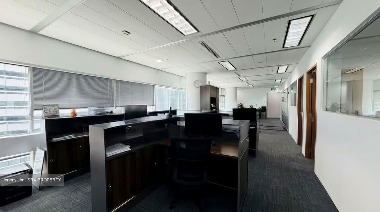 Gateway East (D7), Office #556769231